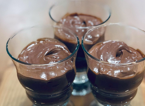 Avocado chocolate mousse in little cups